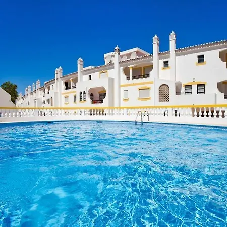 Apartman Sunny Duplex W/ Pool & Balcony By Lovelystay *
